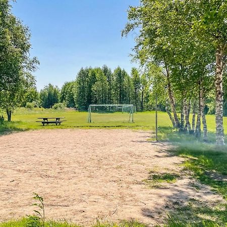 Cozy Home In Oerebro With Wifi Exterior foto
