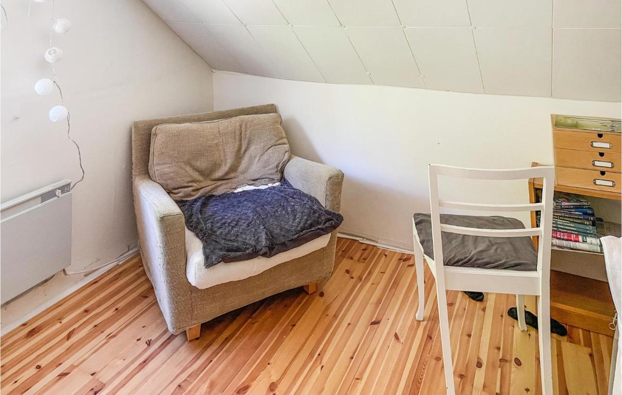 Cozy Home In Oerebro With Wifi Exterior foto