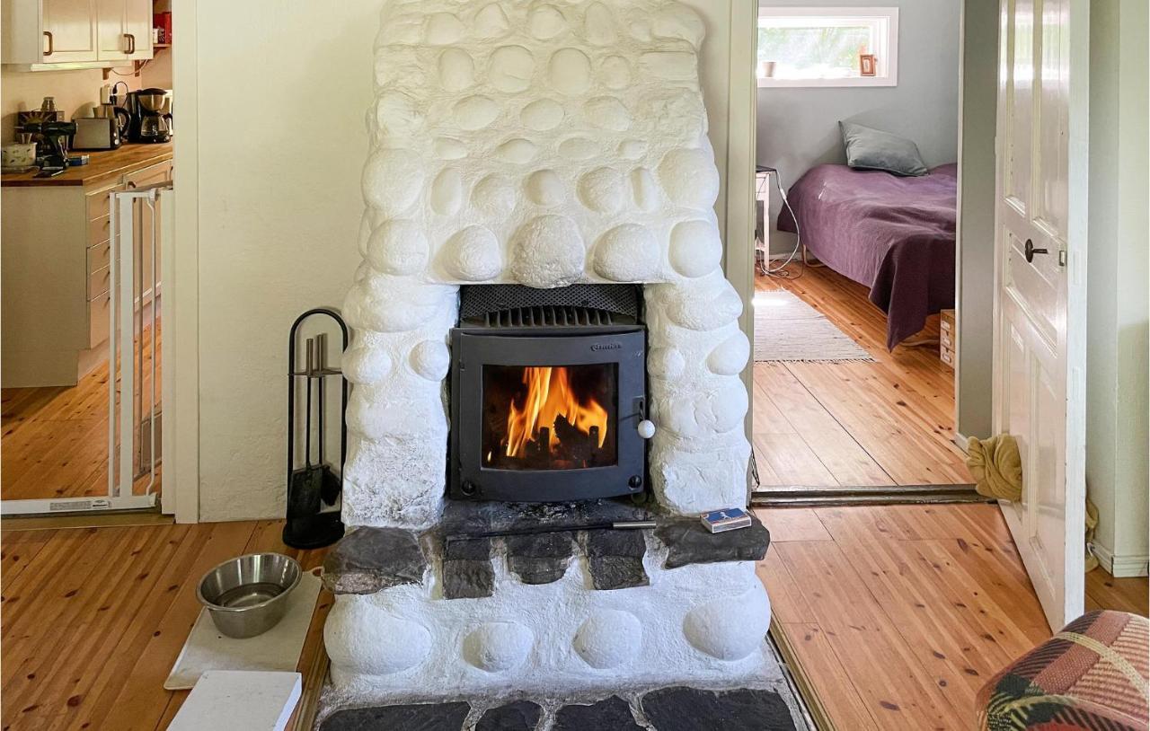 Cozy Home In Oerebro With Wifi Exterior foto