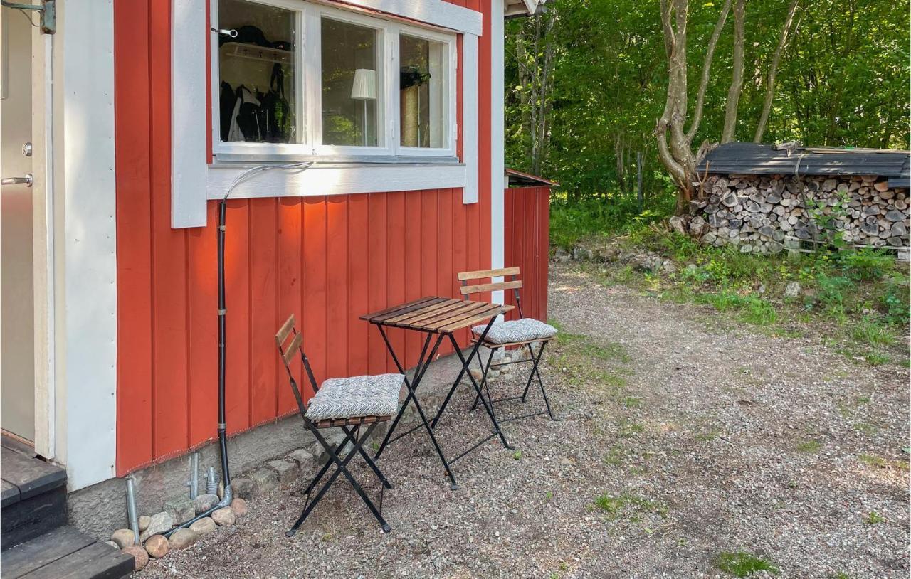 Cozy Home In Oerebro With Wifi Exterior foto